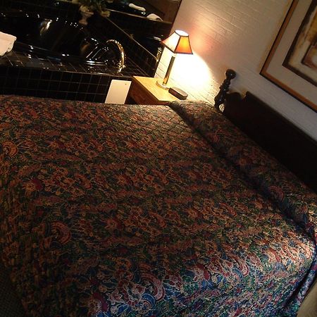 Colonial Inn Mercer-Grove City Habitación foto
