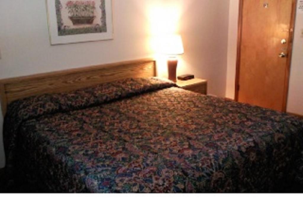 Colonial Inn Mercer-Grove City Habitación foto