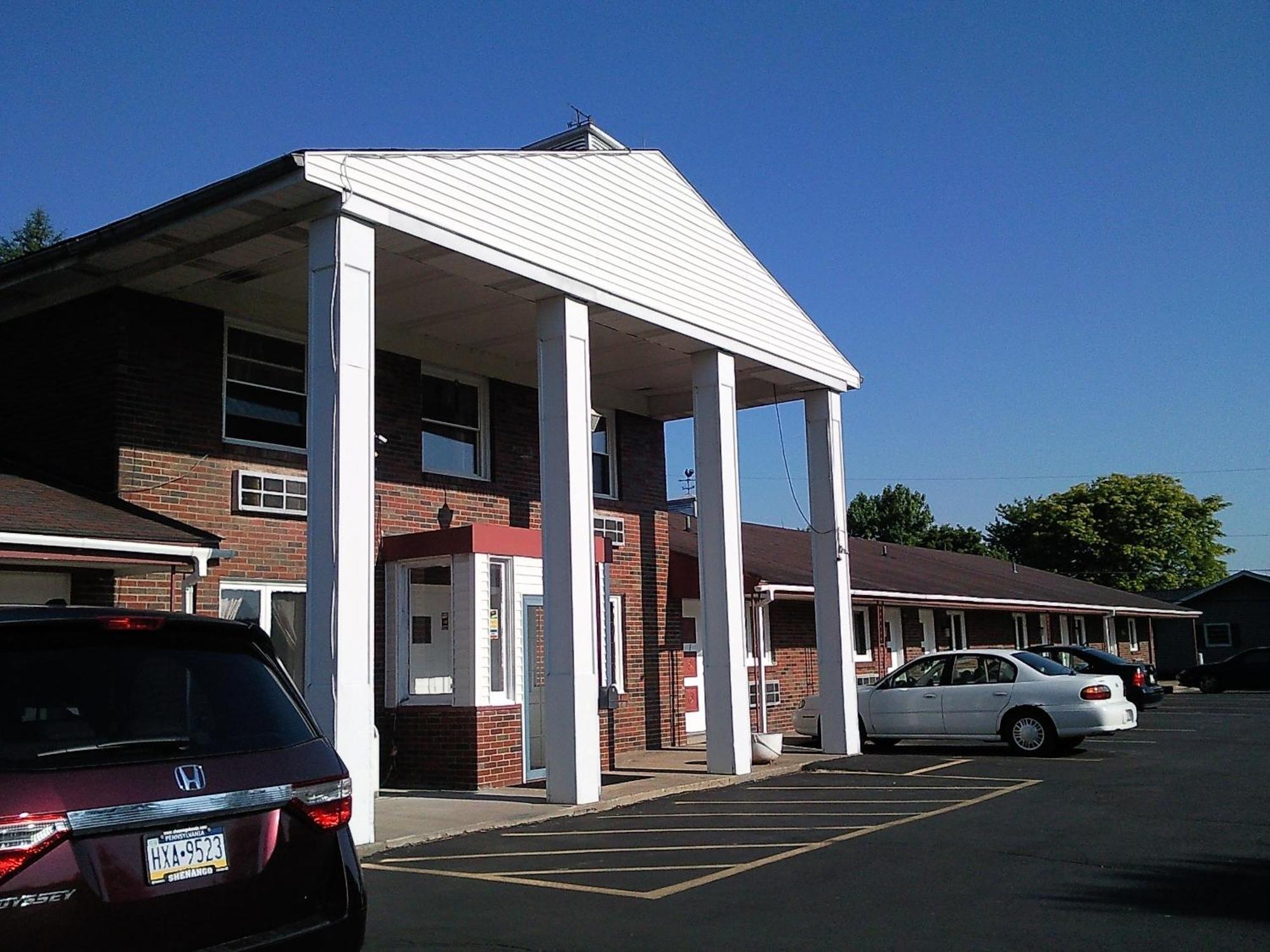 Colonial Inn Mercer-Grove City Exterior foto